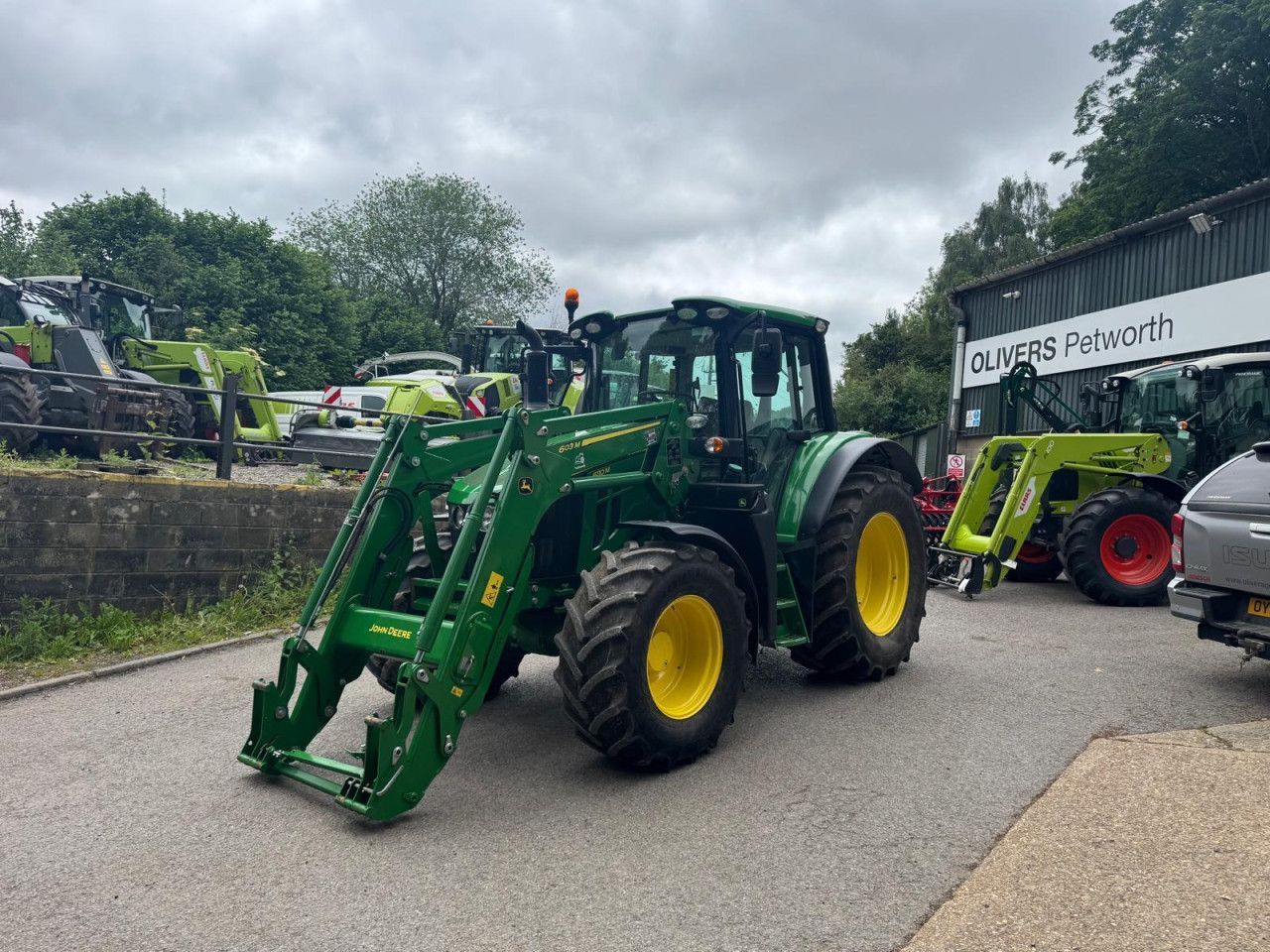 E-FARM: John Deere 6110 M - Tractor - id R2RURLC - €73,716 - Year of construction: 2022 - Engine hours: 2,250,Engine power (HP): 110,United Kingdom