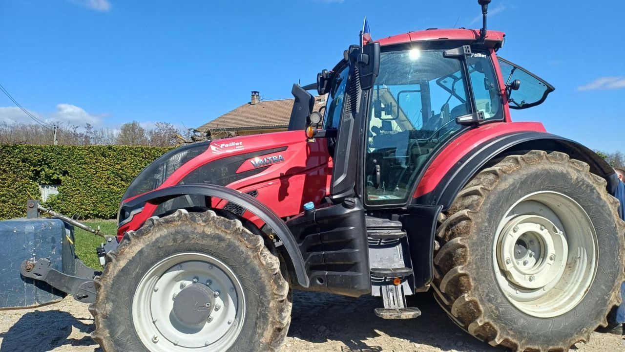 Valtra T 215 Tracteur 127 500 €