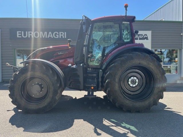 E-FARM: Valtra T215 Direct - Traktor - id H8N4GUA - 115 000 € - Rok produkcji: 2022 - Motogodziny: 1847,Moc silnika: 215,Francja