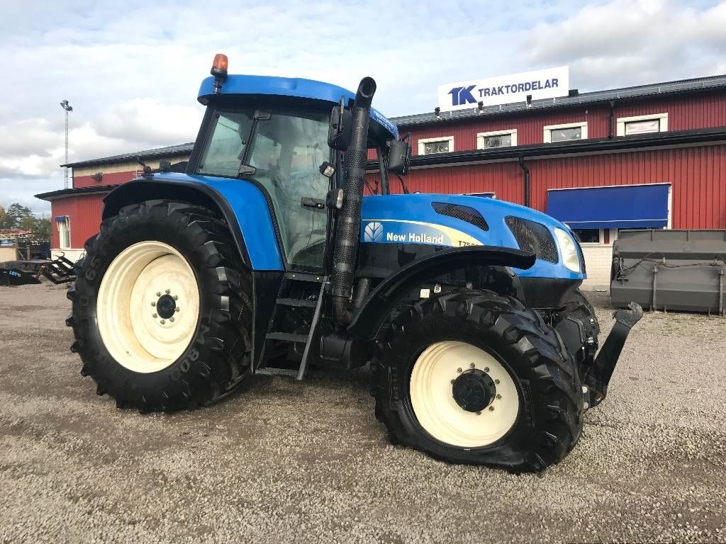 E-FARM: New Holland T7550 - Tracteur - id 9LHBTIL - Suède