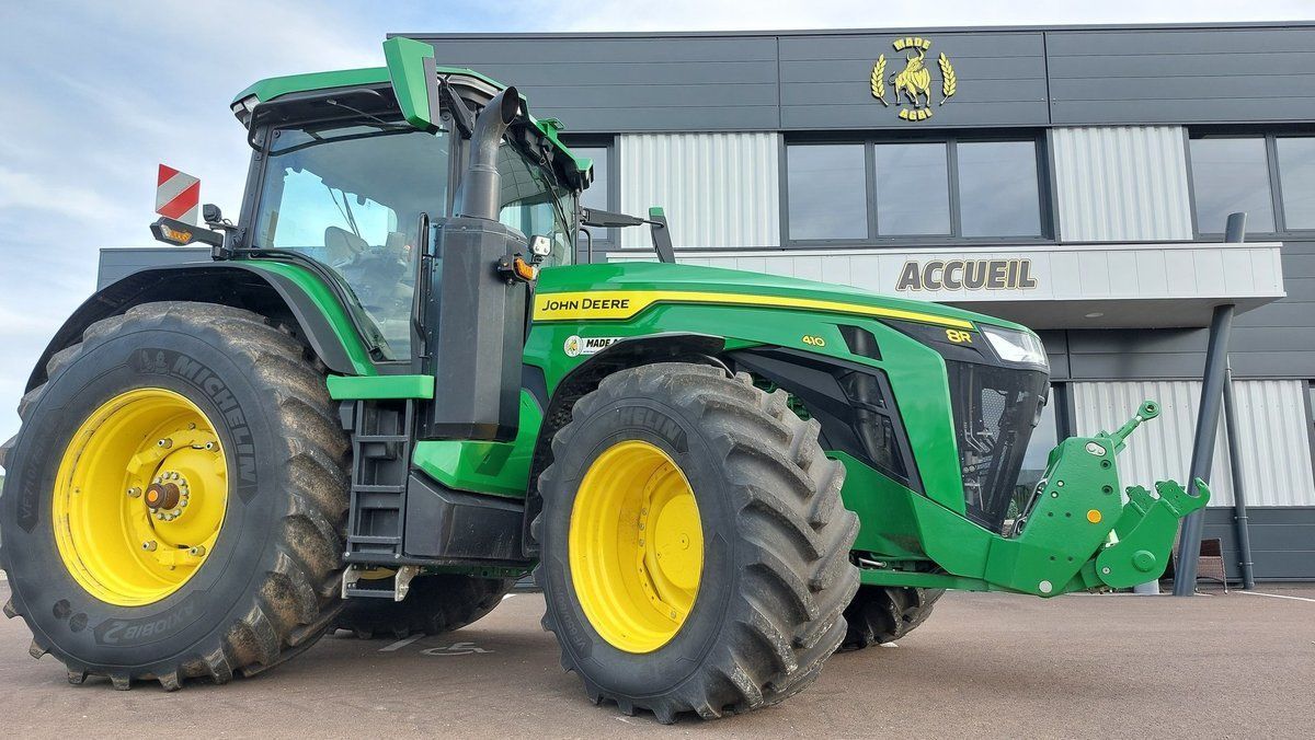 John Deere 8R 410 Tractor €249,900