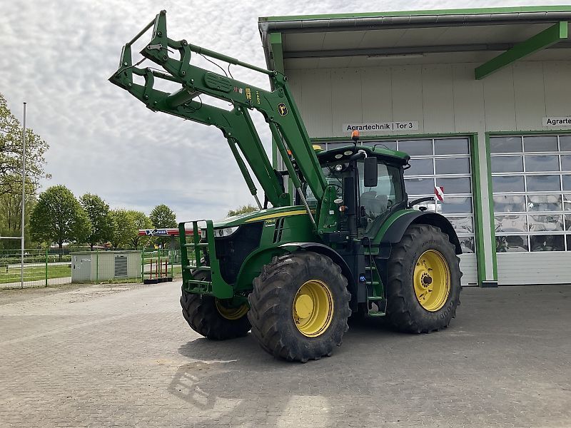 E-FARM: John Deere 7310 R - Tractor - id 73X4VS8 - 115.000 € - Año: 2018 - Horas: 5.864,Potencia del motor: 310,Alemania