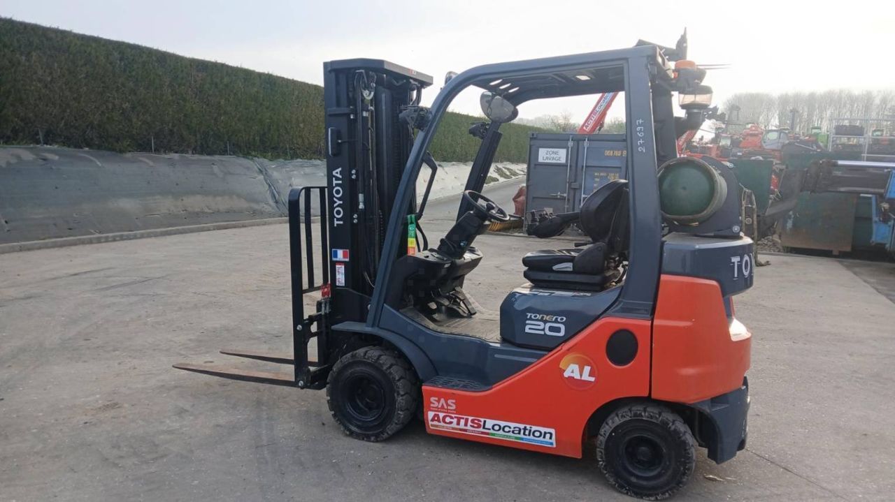 TOYOTA 028fgkf20 Вилочный погрузчик 18 900 €