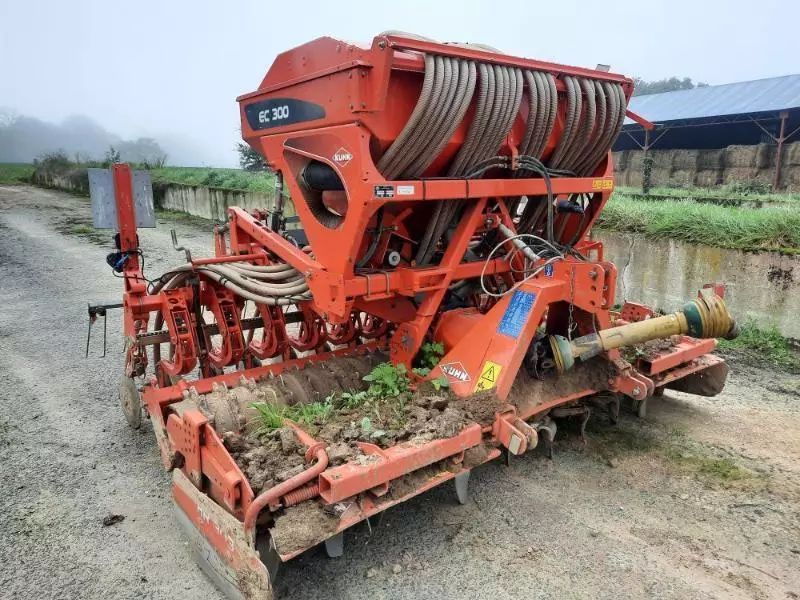 E-FARM: Kuhn combine semis - Semoir direct - id HCUKM8L - 15 000 € - Année: 2008 - France