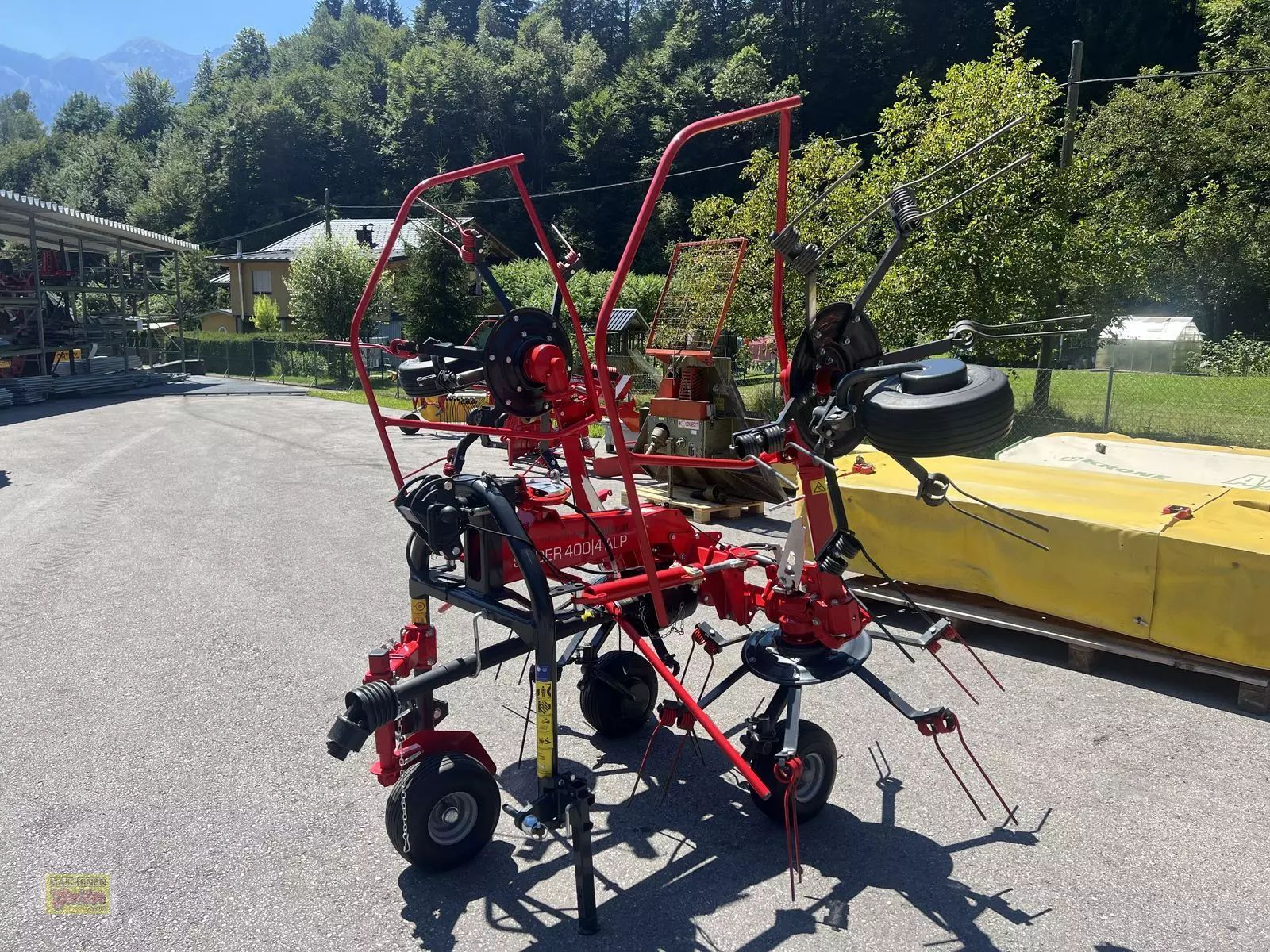 E-FARM: SIP spider 400/4 alp hydr. mit schwenkbock - Faneuse - id MDXYWH2 - 5 743 € - Année: 2021 - Autriche