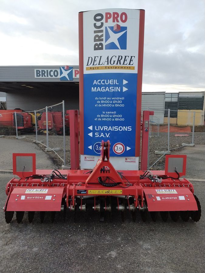 E-FARM: Quivogne gladiator - Presses and roller - id SZALRPA - €11,500 - Year of construction: 2021 - France