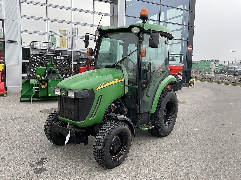 John Deere 3320 Traktor 22.375 €