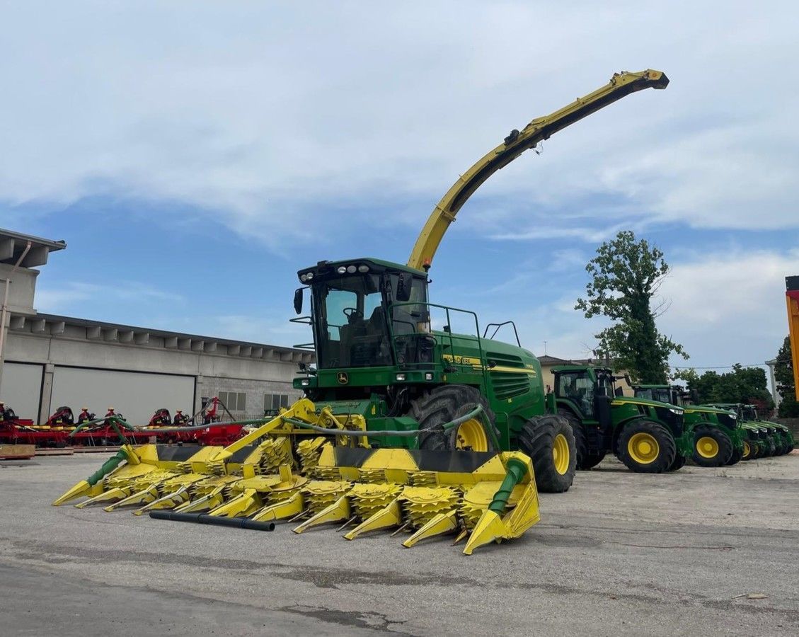 E-FARM: John Deere 7950 - Self propelled forage harvester - id SIMG7DL - €65,000 - Year of construction: 2011 - Italy