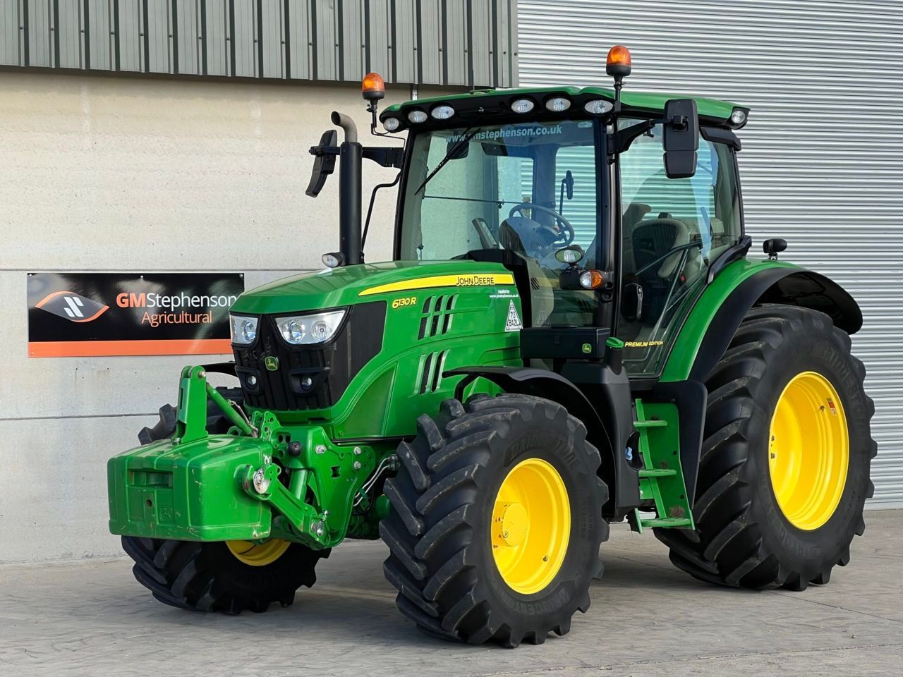 E-FARM: John Deere 6130 R - Tractor - id ZMLNECL - €78,799 - Year of construction: 2020 - Engine hours: 2,800,Engine power (HP): 130,United Kingdom