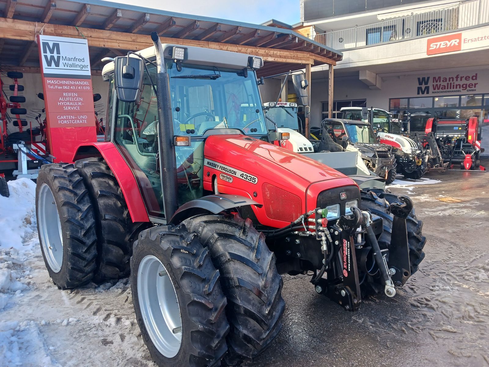 Massey Ferguson 4335 Traktor