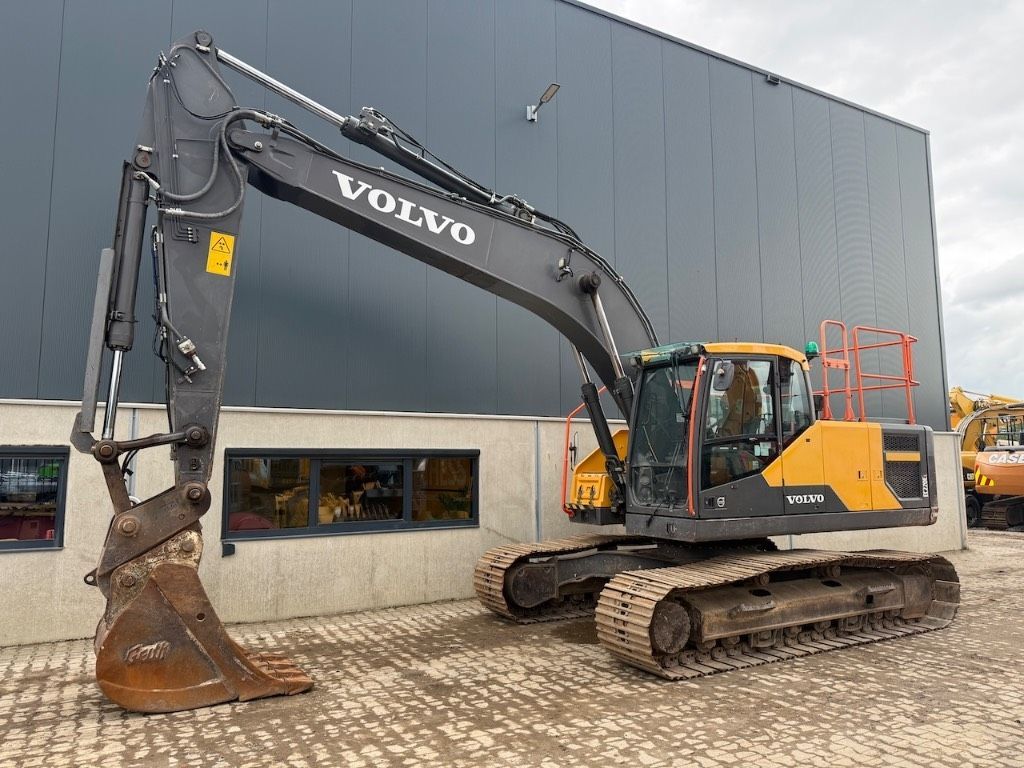 VOLVO ec 220 el - ec 220 e - ec 220 Koparka gąsienicowa 59 500 €