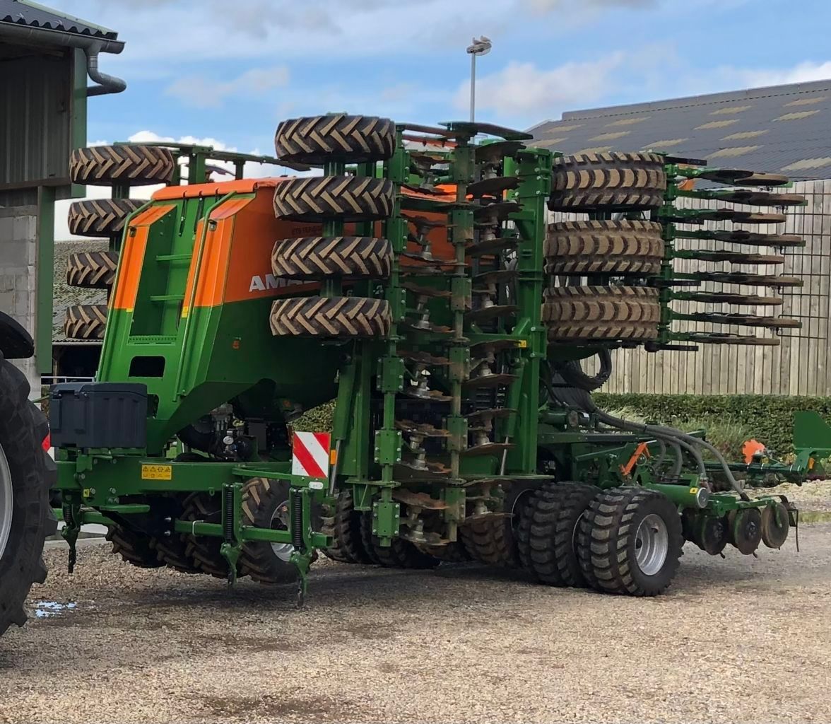 E-FARM: Amazone cirrus 6003-2 - Direkte såmaskine - id 19E9RI5 - 95.000 € - Produktionsår: 2021 - Frankrig