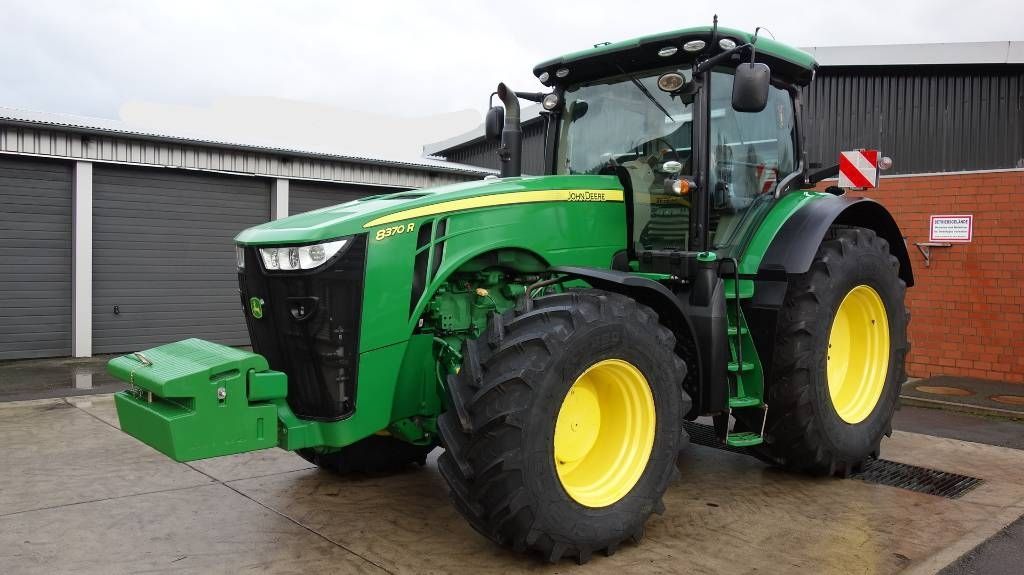 John Deere 8370 R Tractor €114,000