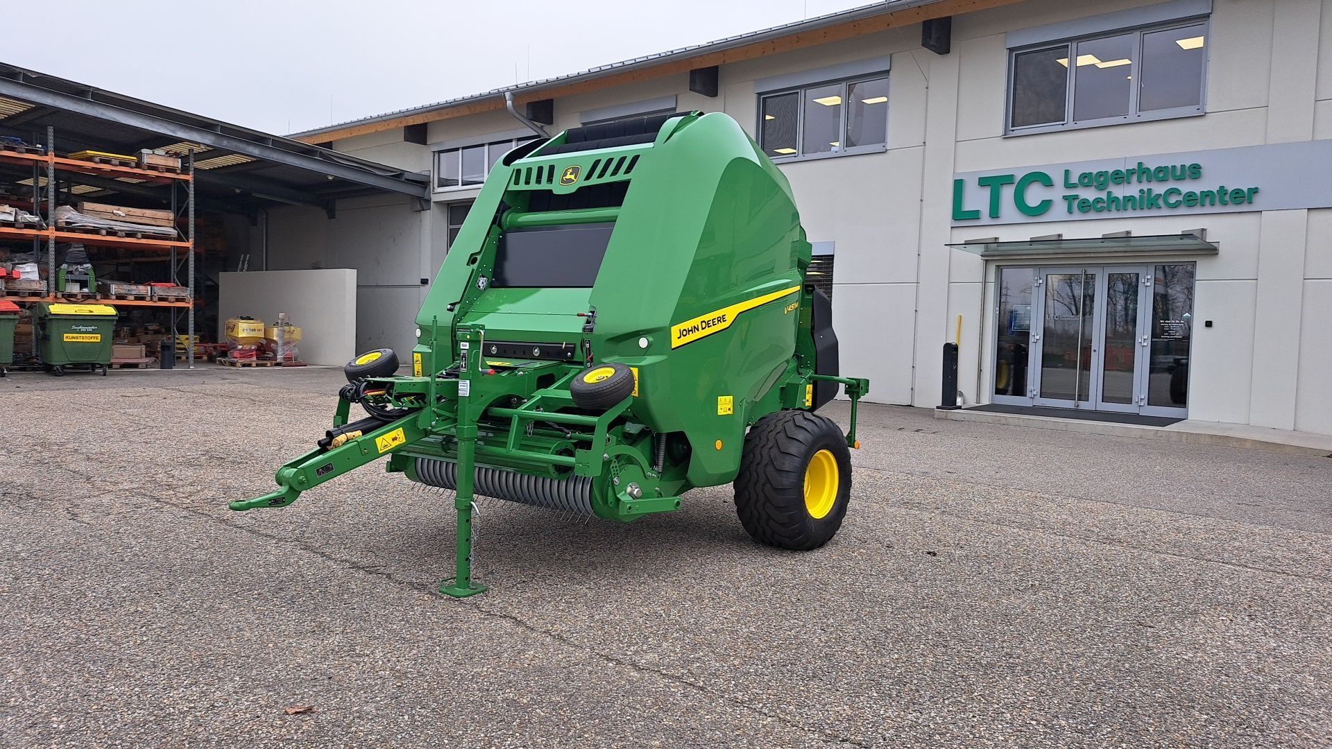 John Deere V451M Balownica 43 000 €