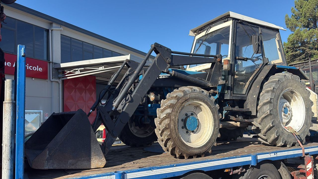 E-FARM: Ford 4830 dt - Traktor - id FTUQRYF - Baujahr: 1992 - Motorleistung (PS): 50,Italien