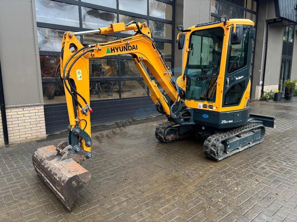 HYUNDAI robex 25 z-9 ak Mini excavator €20,250