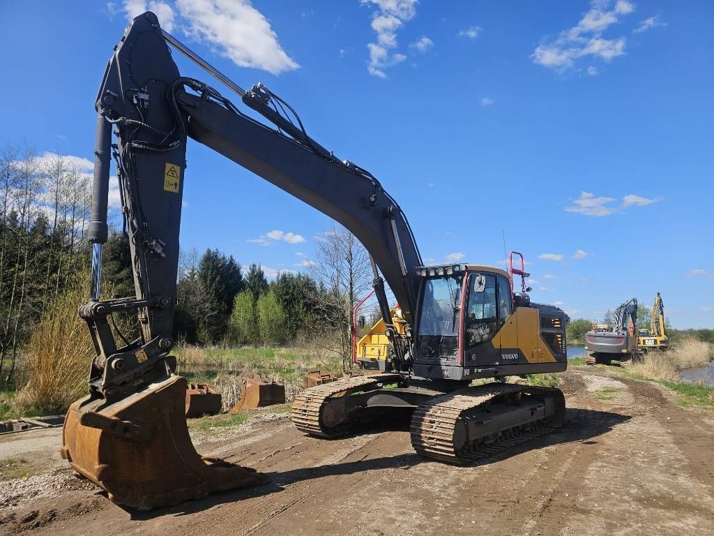 VOLVO ec 250 el Bageri guseničari 64 857 €