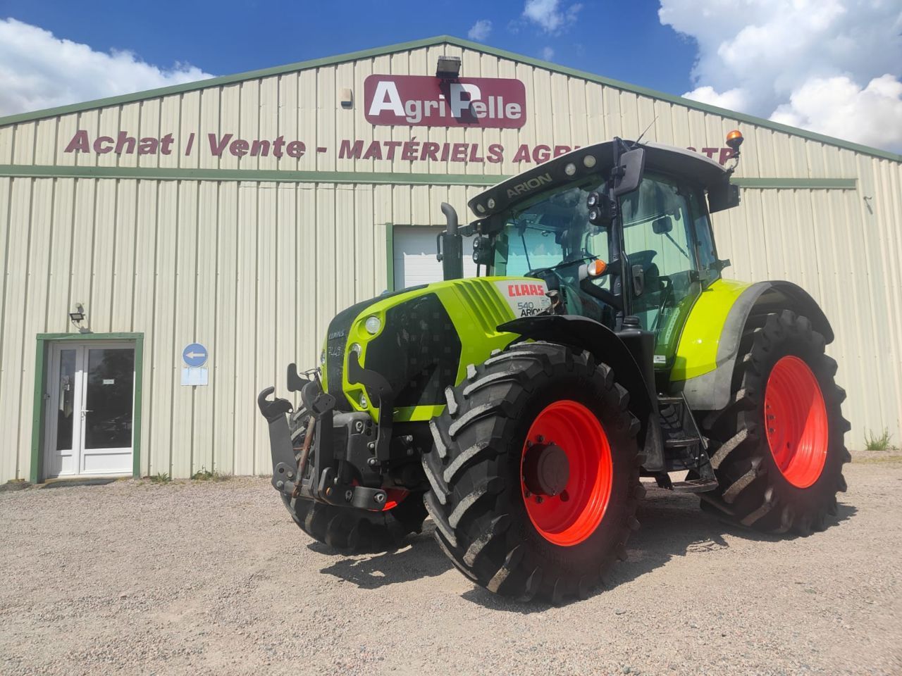 E-FARM: Claas Arion 540 - Tractor - id 54EIRHN - €55,000 - Year of construction: 2016 - Engine hours: 3,500,Engine power (HP): 150,France
