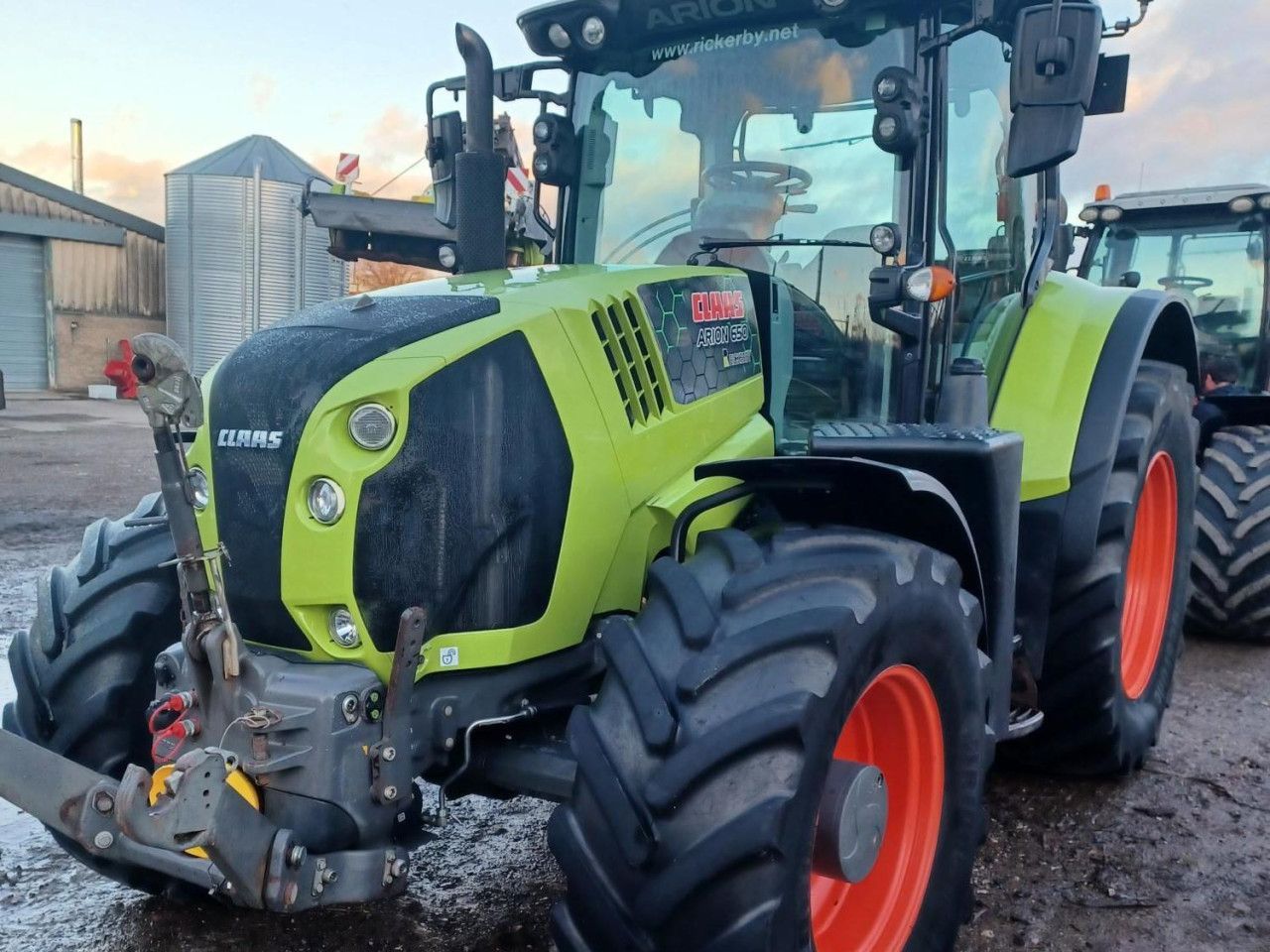 E-FARM: Claas Arion 650 - Trattore - id 4LMXQTT - 71.559 € - Anno di costruzione: 2019 - Ore: 6.400,Regno Unito