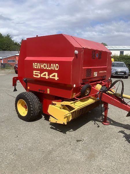 E-FARM: New Holland 544 - Πρέσσα - id EQELGBG - 6.297 € - Χρονία: 1999 - Ηνωμένο Βασίλειο