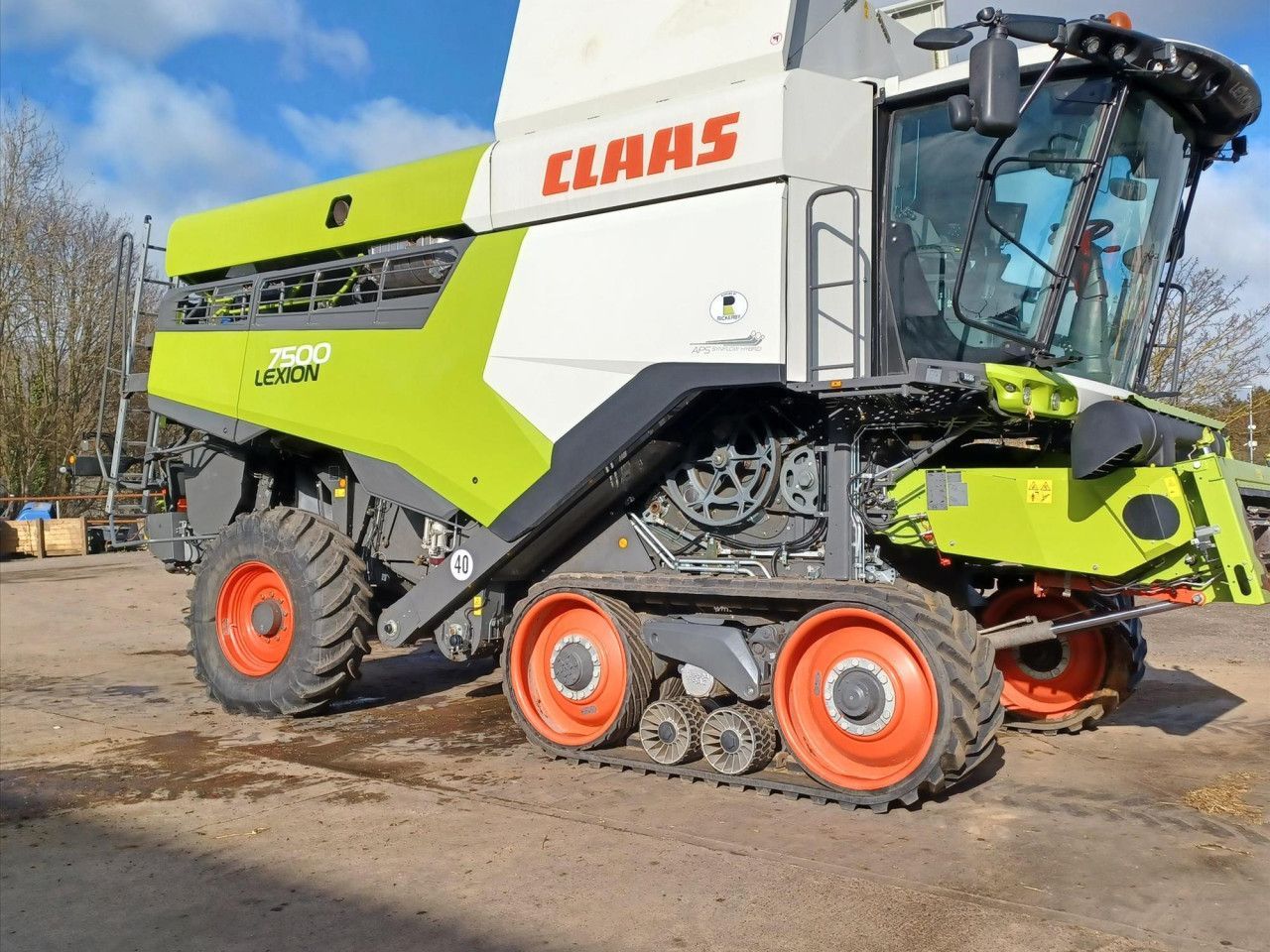 E-FARM: Claas Lexion 7500 - Kombájn - id CE2KJ7B - 299 581 EUR - Gyártási év: 2020 - Üzemóra (motor): 1100,Egyesült Királyság