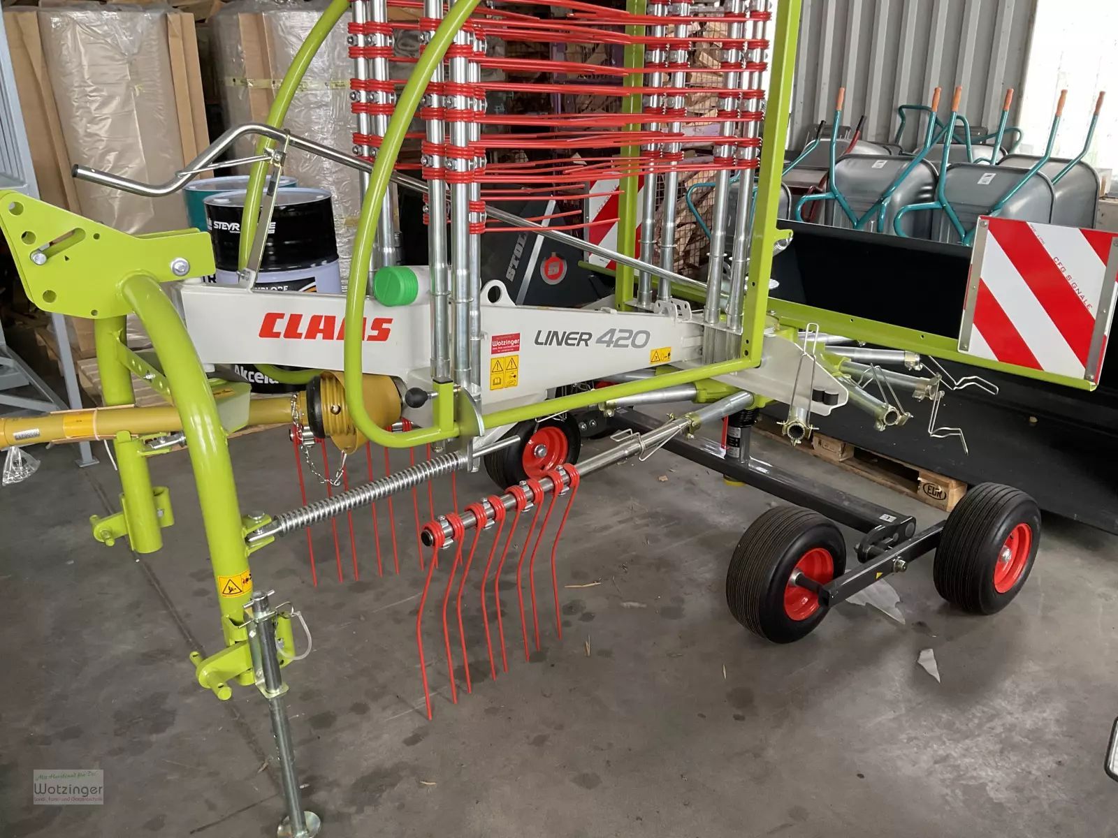 Claas Liner 420 Rake €7,983