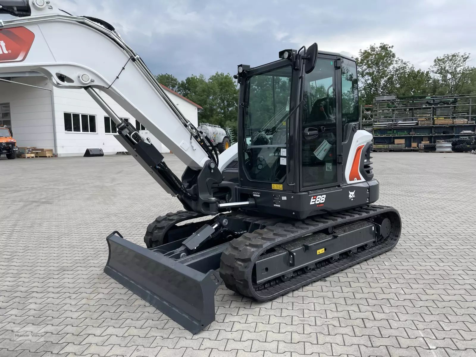 E-FARM: Bobcat e 88 - Inna koparka - id 4WHHYMI - 104 000 € - Rok produkcji: 2023 - Moc silnika: 65,Niemcy
