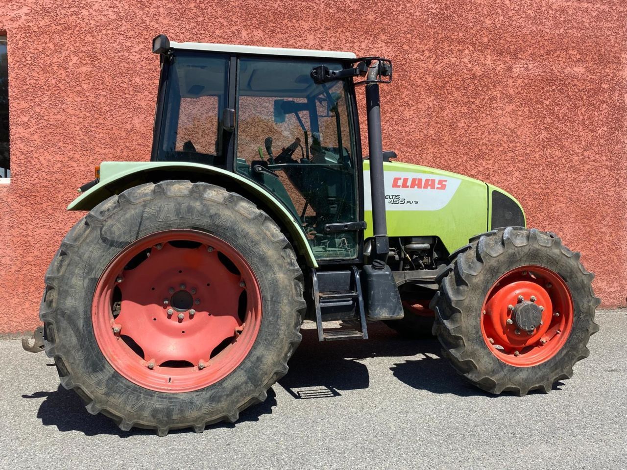 E-FARM: Claas Celtis 456 - Traktor - id K13Z6XR - 28.000 € - Baujahr: 2008 - Abgelesene Motorstunden: 5.000,Motorleistung (PS): 100,Frankreich
