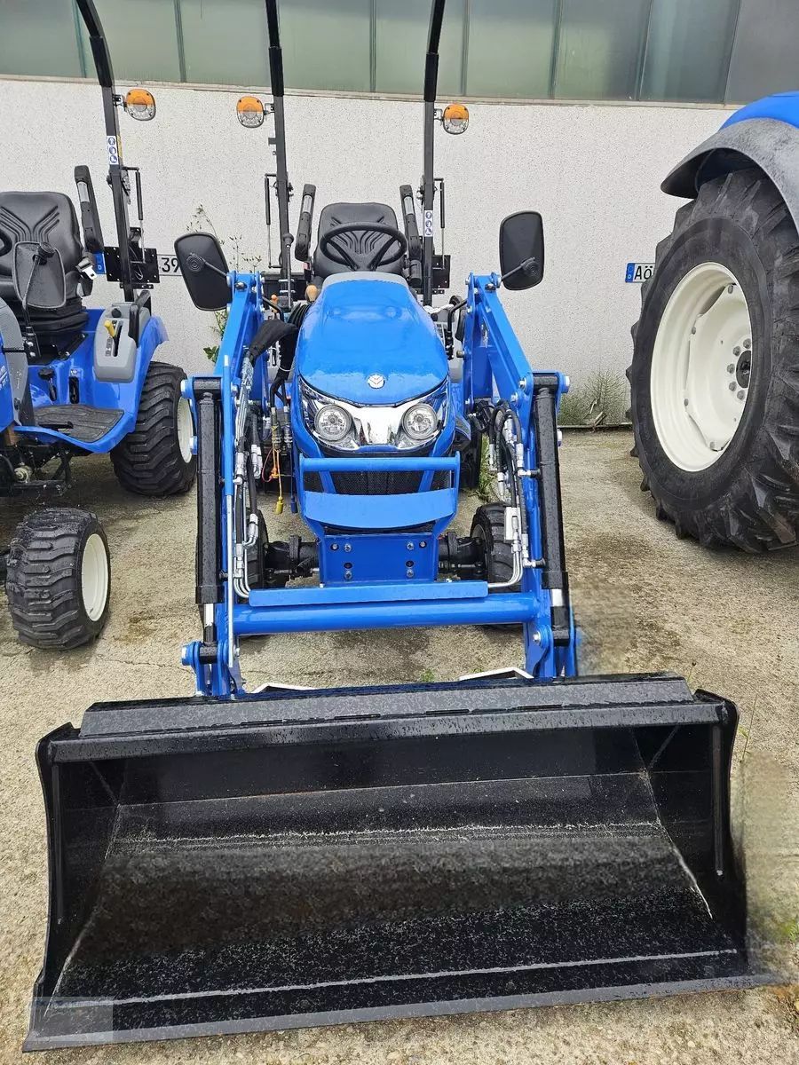E-FARM: New Holland Boomer 25 C - Traktor - id NKN3B23 - 15.890 € - Baujahr: 2023 - Abgelesene Motorstunden: 2,Motorleistung (PS): 23,Deutschland
