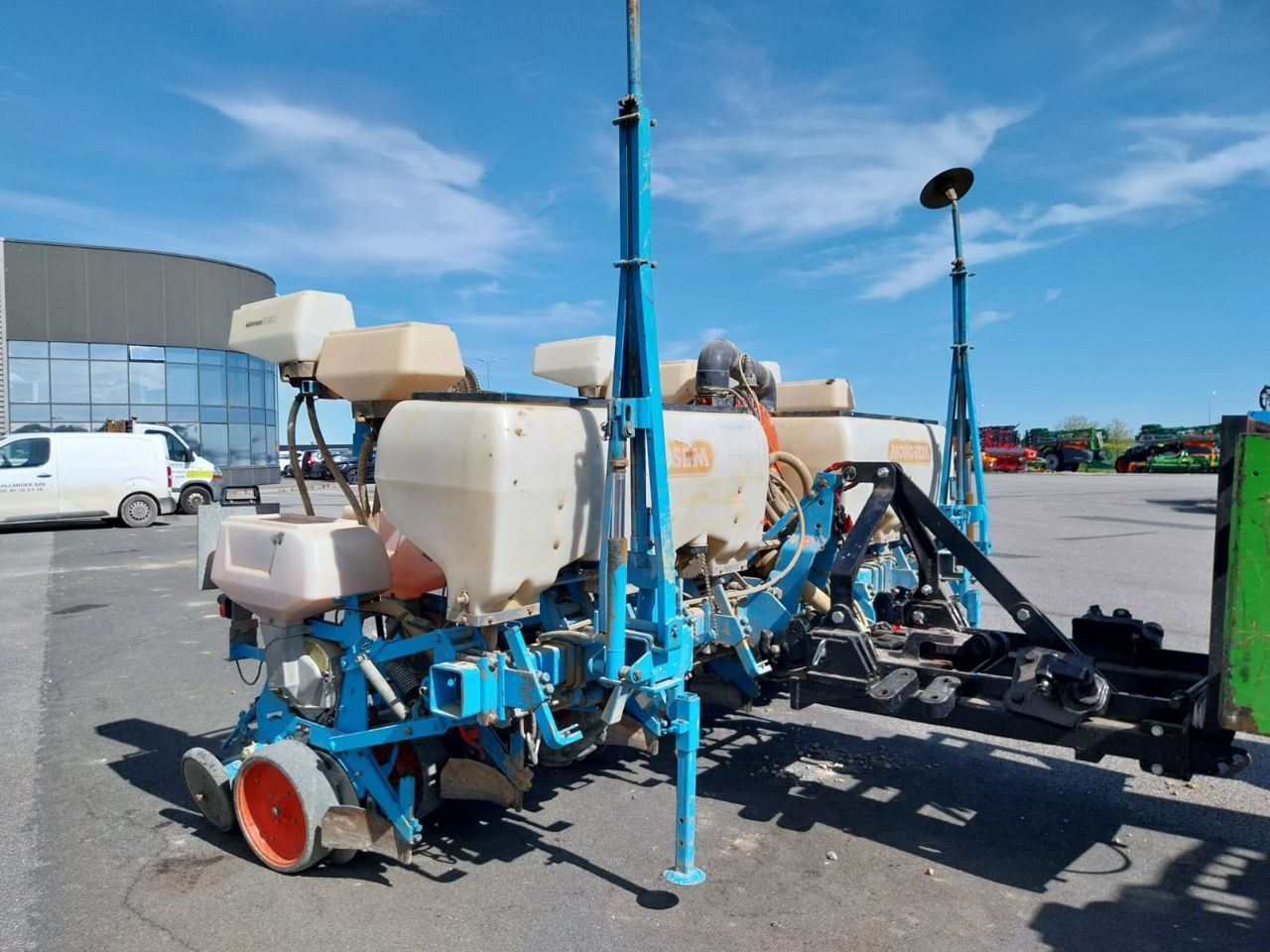 E-FARM: Monosem ng+ 6rangs - Precision drill - id LUZGYF9 - €10,000 - Year of construction: 1999 - France