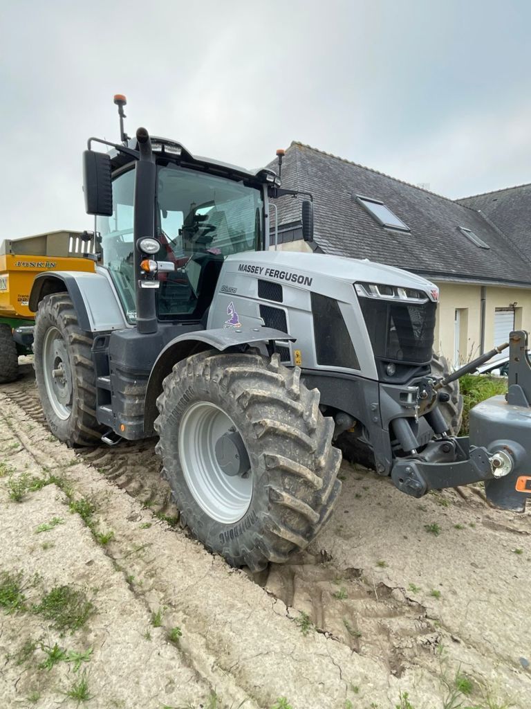 E-FARM: Massey Ferguson 8S.205 - Traktor - id FFEQRVX - 115.000 € - Baujahr: 2024 - Abgelesene Motorstunden: 460,Frankreich