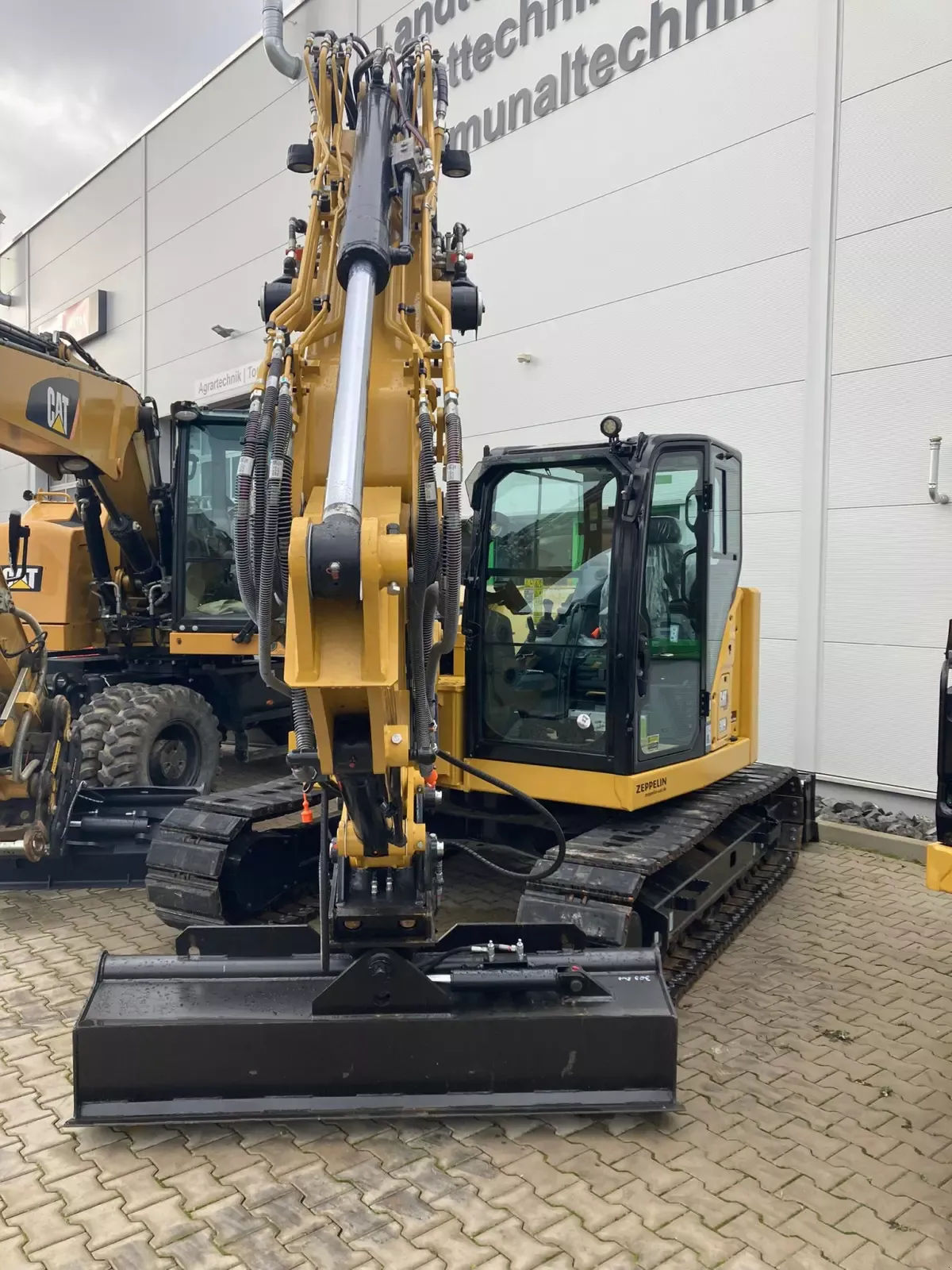 E-FARM: Caterpillar minibagger 309 cr - Koparka - id ZTPHM5B - Rok produkcji: 2022 - Niemcy