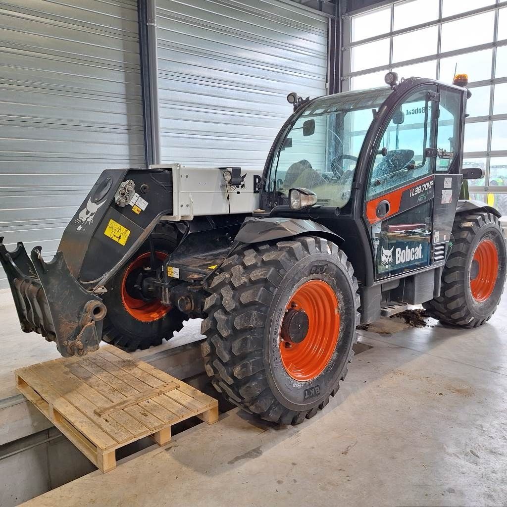 E-FARM: Bobcat tl38.70hf agri - Chargeur télescopique  - id AB2GVME - 60 000 € - Année: 2020 - Lecture du nombre d'heure: 4 050,France
