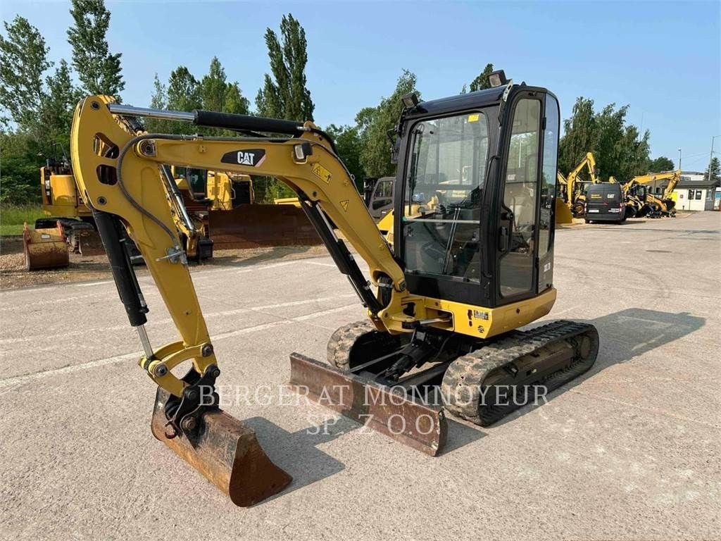 E-FARM: Caterpillar 302.7dcr - Escavatore cingolato - id NSVYYF6 - 32.989 € - Anno di costruzione: 2020 - Polonia