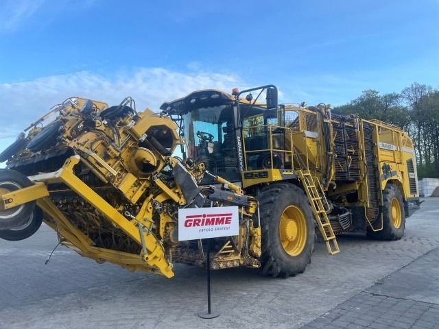 Ropa panther 2 Arracheuse de betteraves 245 000 €