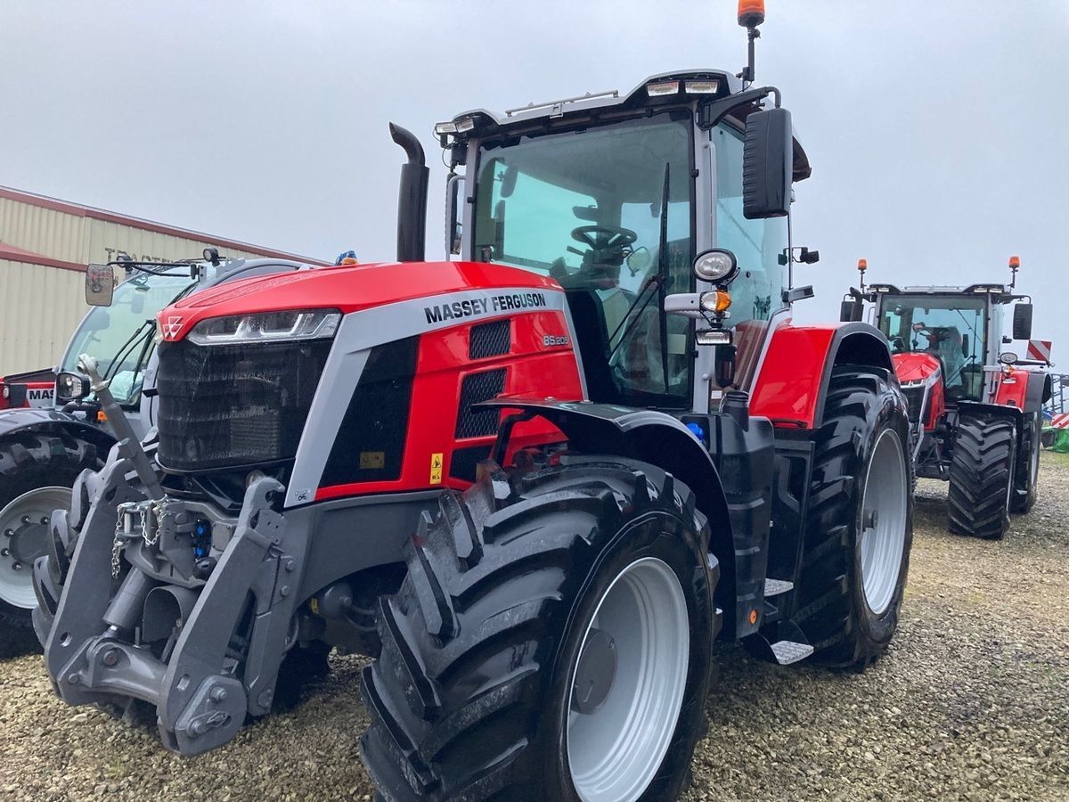 Massey Ferguson 8S.205 Traktor 140 000 €