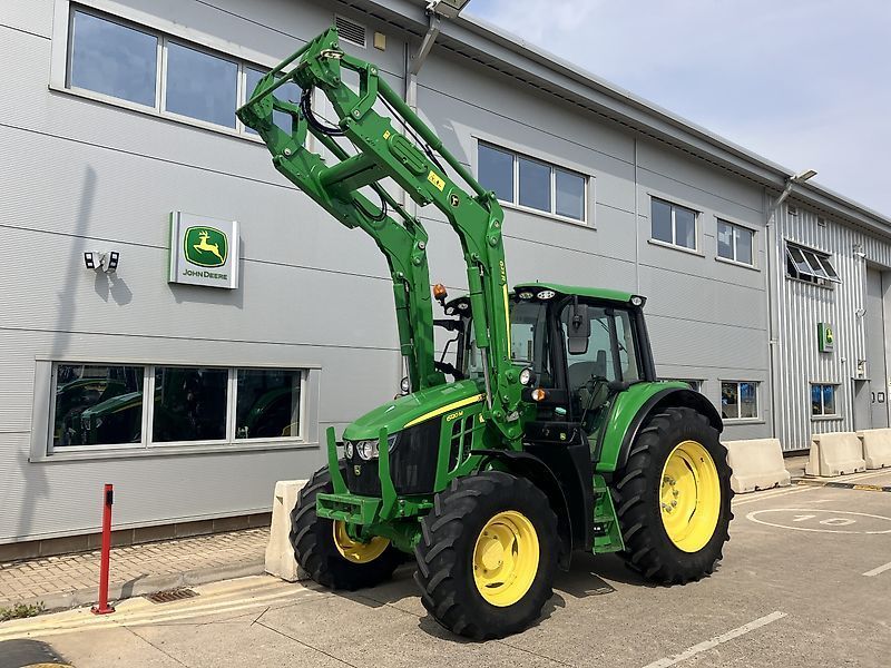 E-FARM: John Deere 6120 M - Trattore - id 6AUTAC4 - 71.534 € - Anno di costruzione: 2022 - Ore: 2.650,Regno Unito