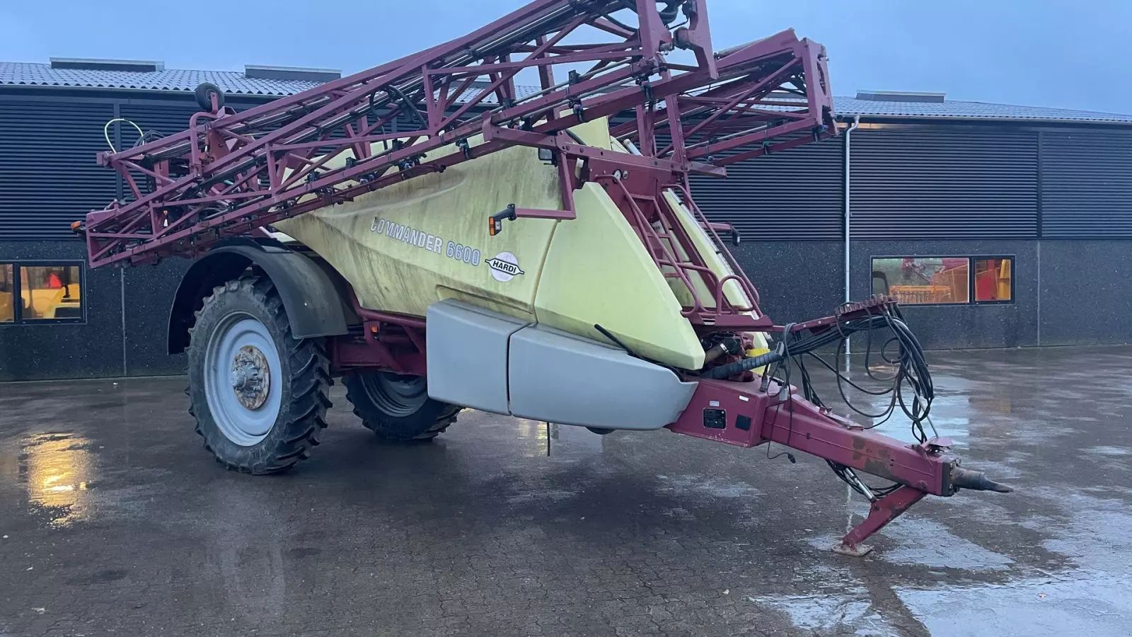 Hardi commander 6600 i 36 meter Sprayer €19,418