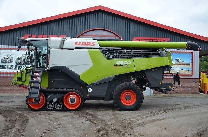 E-FARM: Claas Lexion 8600 - Moissoneuse-batteuse - id ERNE4CD - 498 500 € - Année: 2024 - Lecture du nombre d'heure: 63,Puissance du moteur (chevaux): 549,Allemagne