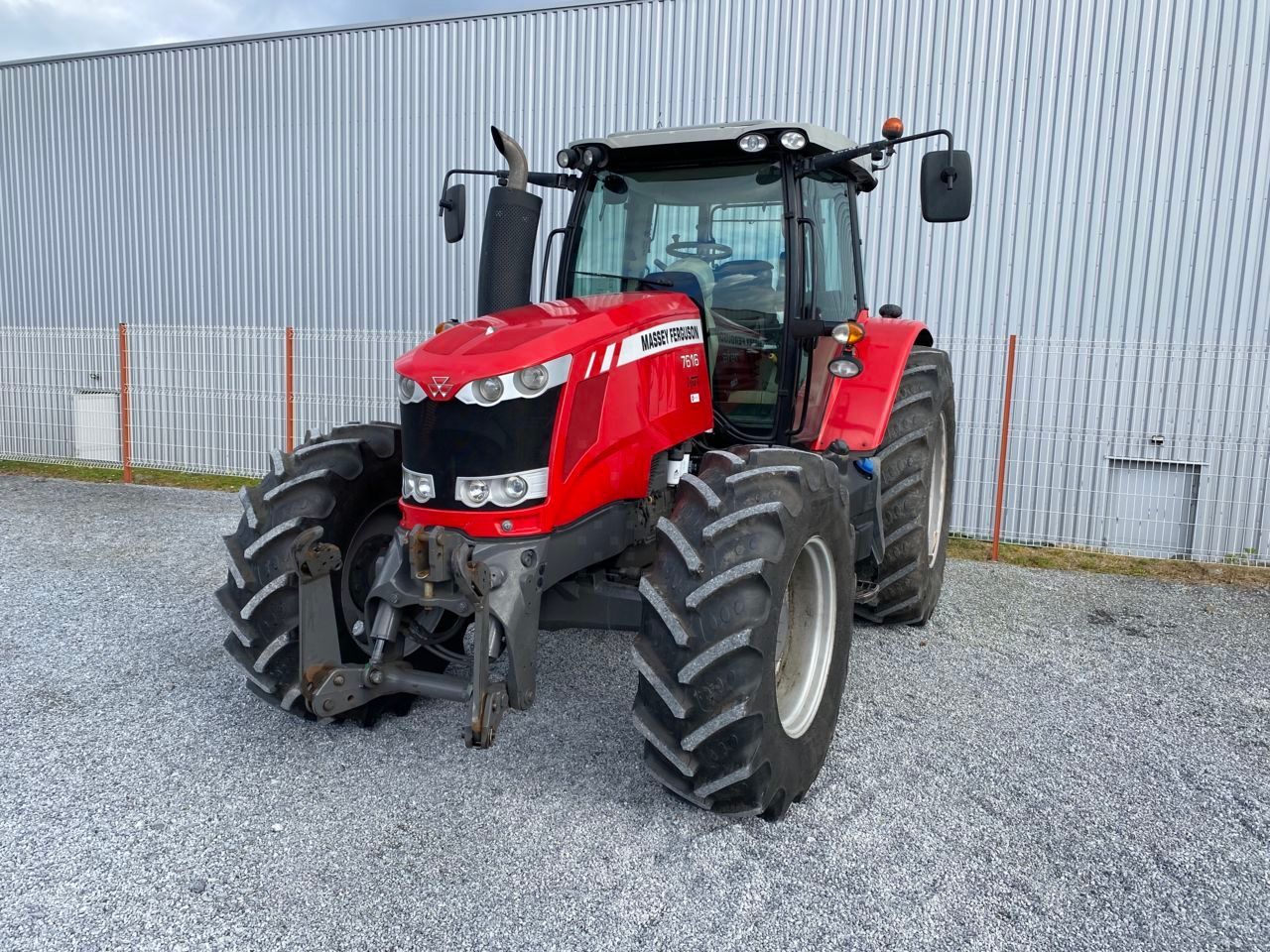 E-FARM: Massey Ferguson 7616 Dyna-6 - Traktor - id QMPCZHU - 56.000 € - Leto izgradnje: 2014 - Število ur motorja: 5.000,Moč motorja (HP): 160,Francija