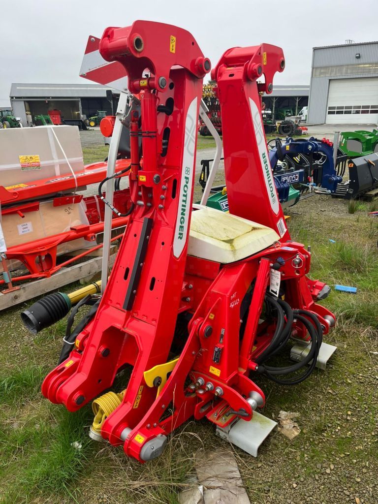 E-FARM: Pöttinger v 10000 ed - Mähwerk - id XTD7CVX - 51.500 € - Baujahr: 2023 - Frankreich