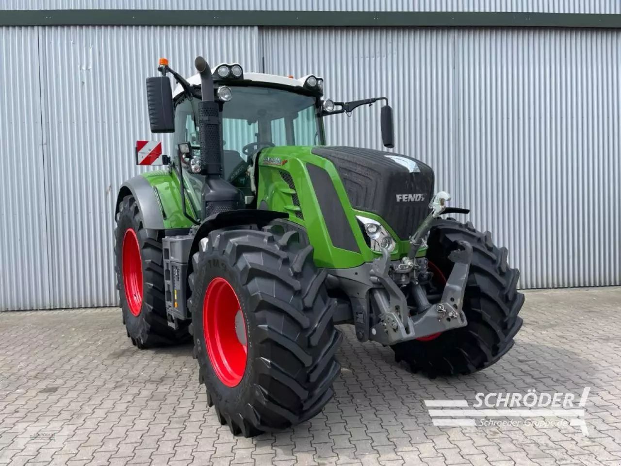 E-FARM: Fendt 824 Vario ProfiPlus - Tractor - id MSLEYKX - 138.885 € - Año: 2021 - Horas: 2907,Potencia del motor: 246,Alemania
