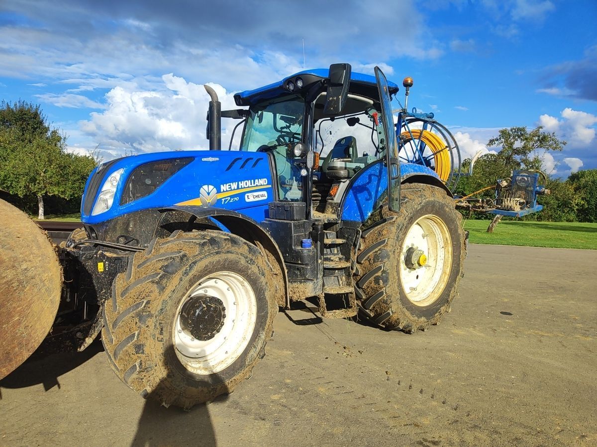 E-FARM: New Holland T7.270 - Traktor - id FHUUFIJ - 150.000 € - Baujahr: 2022 - Abgelesene Motorstunden: 1.500,Motorleistung (PS): 240,Frankreich