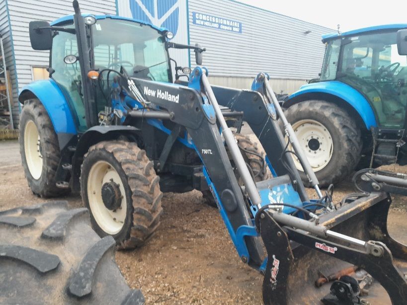 E-FARM: New Holland T5.105 - Traktor - id SPKCGLR - 34.500 € - Produktionsår: 2013 - Motortimer: 5.500,Motoreffekt (HP): 100,Frankrig