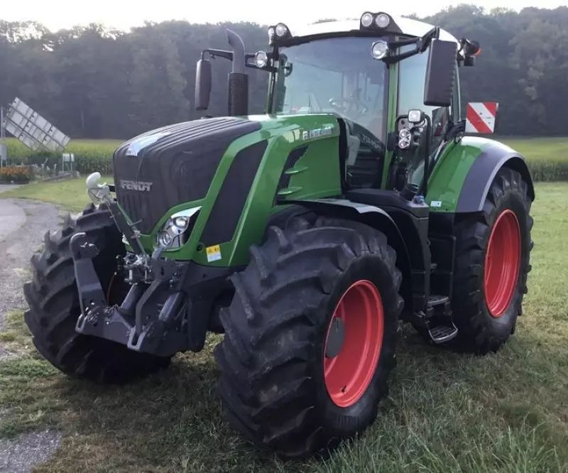 Fendt 828 Vario Profi Plus Trattore 183.500 €
