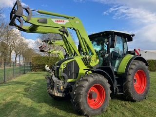 Claas Arion 550 CMATIC Traktor