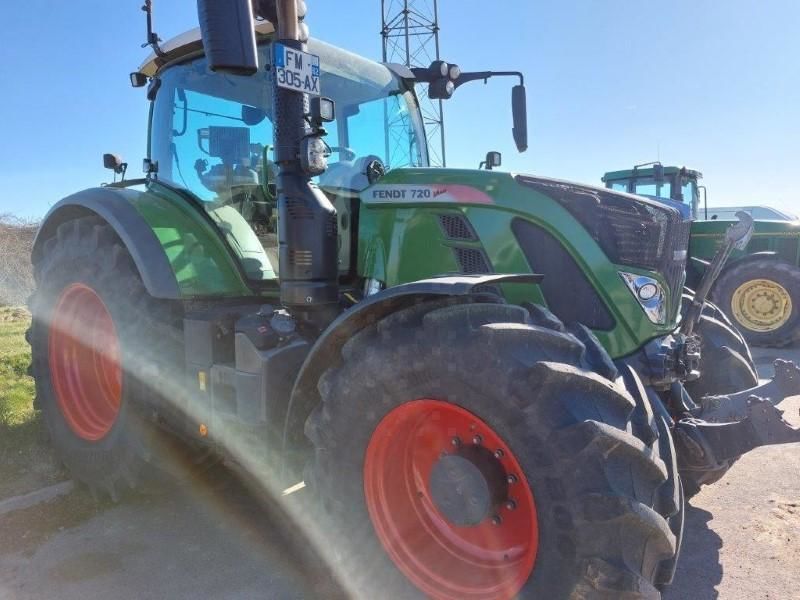 E-FARM: Fendt 720 Vario - Tractor - id XHIZKR3 - €116,500 - Year of construction: 2019 - Engine hours: 4,450,Engine power (HP): 200,France