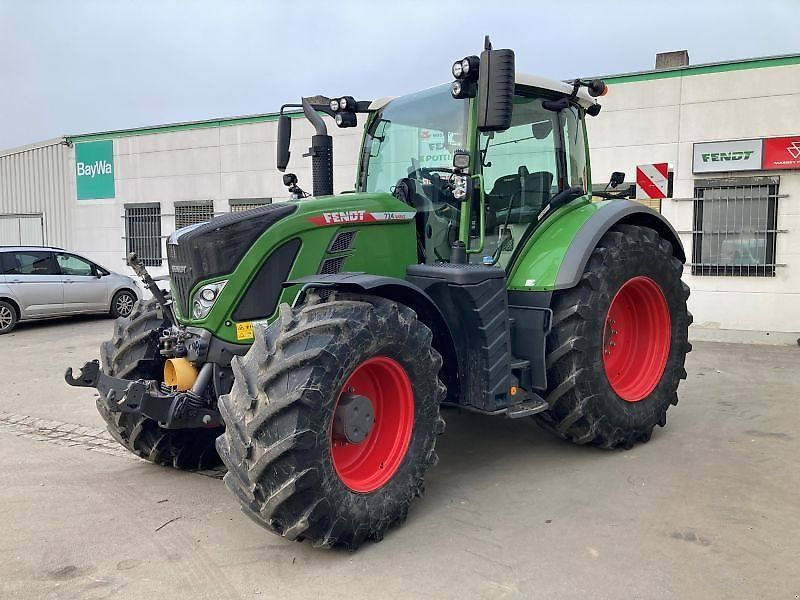 Fendt 724 Vario Profi+ Tractor €165,800
