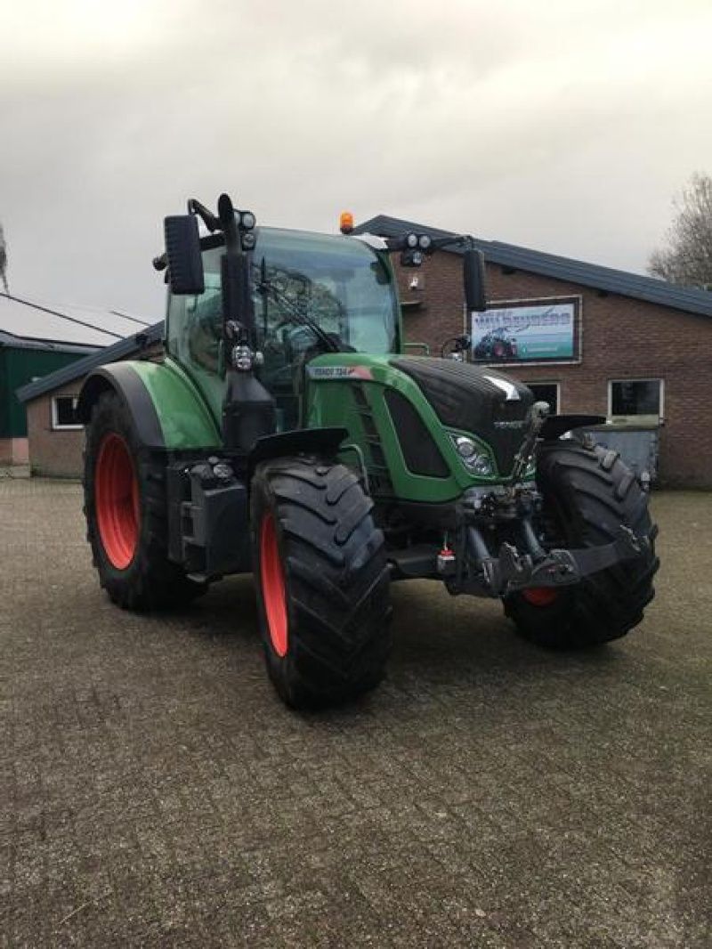 Fendt 724 Vario ProfiPlus Traktor 85 000 €