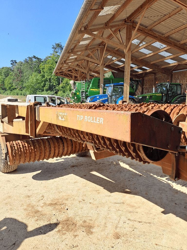 E-FARM: HE-VA tip roller 950 - Presses and roller - id MPHKMT8 - €6,800 - Year of construction: 2005 - France